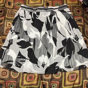 White House Black Market Black and White Floral A-Line Skirt
